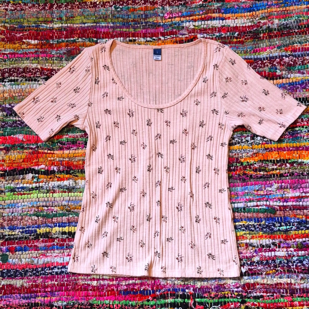 Old Navy T-Shirt